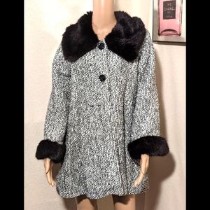 LUXURIOUS PRODOTTO ITALY FAUX FUR TRIM SWING COAT